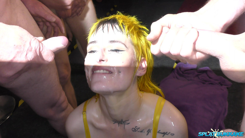 Bukkake team: Дебютні камшоти на обличчя буккаке для Лани Банан