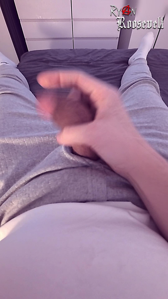 Ryan Roosevelt: Xem phim khiêu dâm dẫn đến xuất tinh ồn ào sau khi nhanh...