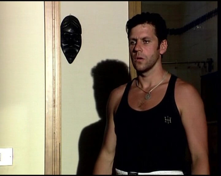 Deutsche Frauen: Această blondă germană uimitoare a fost dublu în trei părți