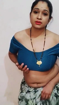 Bhabhi Urfi menjolok pepek berbulu dengan menanggalkan saree