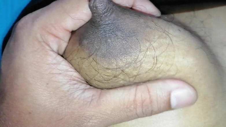 Sweety In Bed: Awek Cantik Asia mengusik dengan buah dada berbulu bogel sepenuhnya...