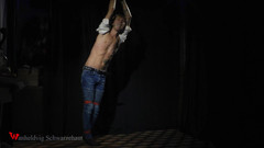 Wanheldvig: Nicky diikat dan digelitik