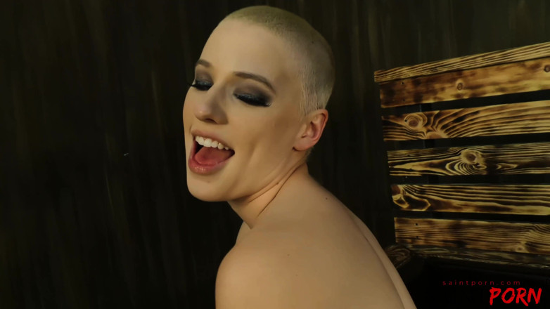 SaintPorn: Blonde Riley dijilat dubur, dikongkek, dan diisi