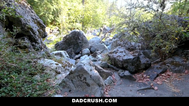 Dad Crush: Outdoor-wandersex mit stiefpapi