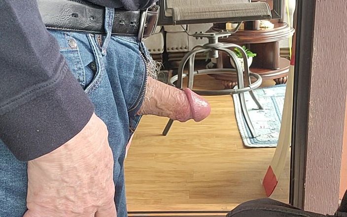 Jim fluffer: Rd.2 ジョニー、そして私は彼の厚い、79歳のイタリアの肉と彼の精液を飲み込む #jimmyflufferporn YahooでJimthedicksuckerにメールを送る。