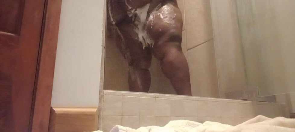 Andrew Adams: Du kan se mina ben när jag tar en dusch