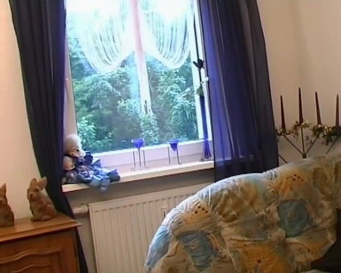 BB Video - Vintage Story: Німецька аматорська тінка соло, красуня брюнетка, секс-іграшки No2