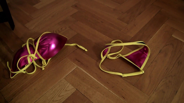 Teen clips and best blowjobs: Perra rubia sucia - semen en su boca