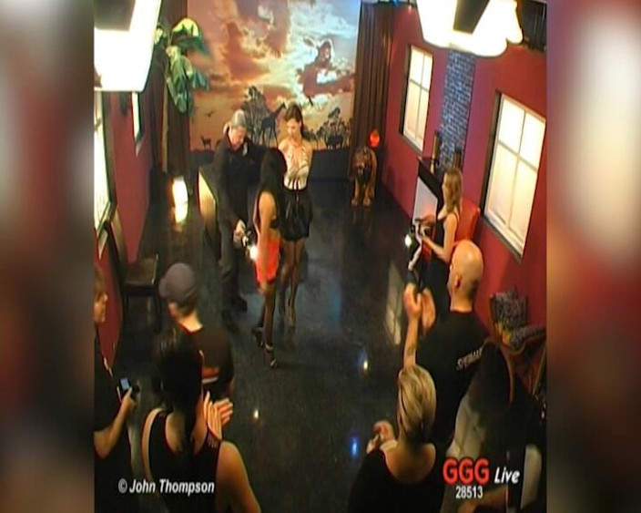 Horny girls want to fuck: Sexy ggg bukkake party - děvky dostanou pokryté tváře