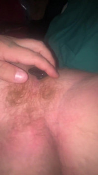 Ich deh meinen arsch mit dem buttplug aus