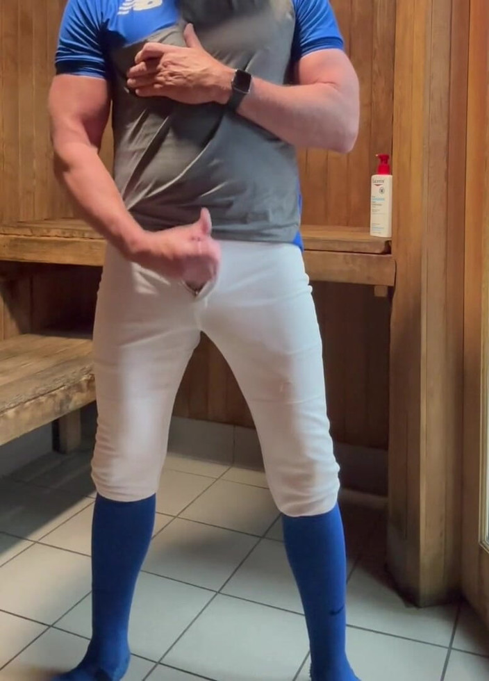 JockDad87: jockdad87在桑拿房里的阿尔法乐趣 第6部分