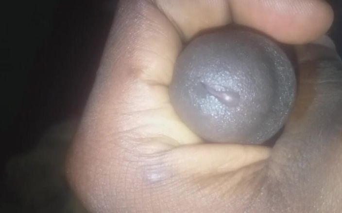 Badman4606: Je l’ai surpris en train de se masturber dans sa...