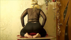 RedRoseRus: Blonde shakes her ass in black leggings