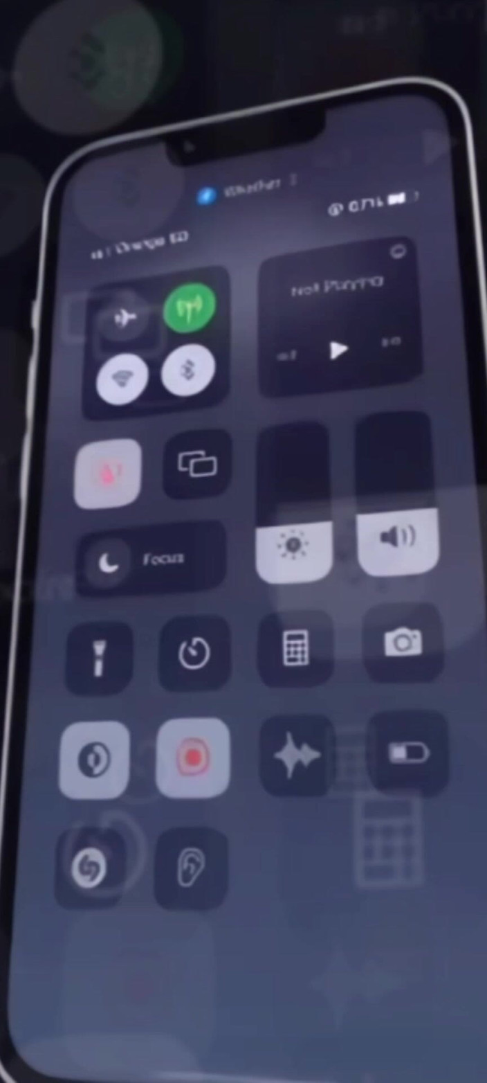 BLKV3RS: CD đen nóng bỏng mới