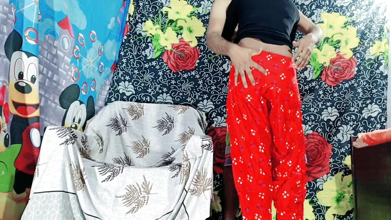 Rakul008: Setelah kuliah, adik tiri india pertama kali ngentot sama abang...