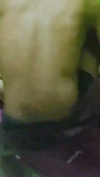 病毒式。丰满的妻子在丈夫不在家时与另一个男人出轨