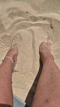 Kaki di dalam Pasir!