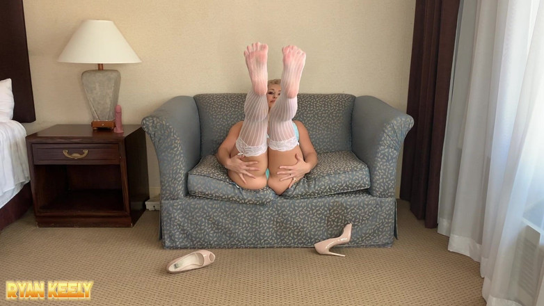 RyanKeely: Jugoso culo de milf se folla - Ryan Keely