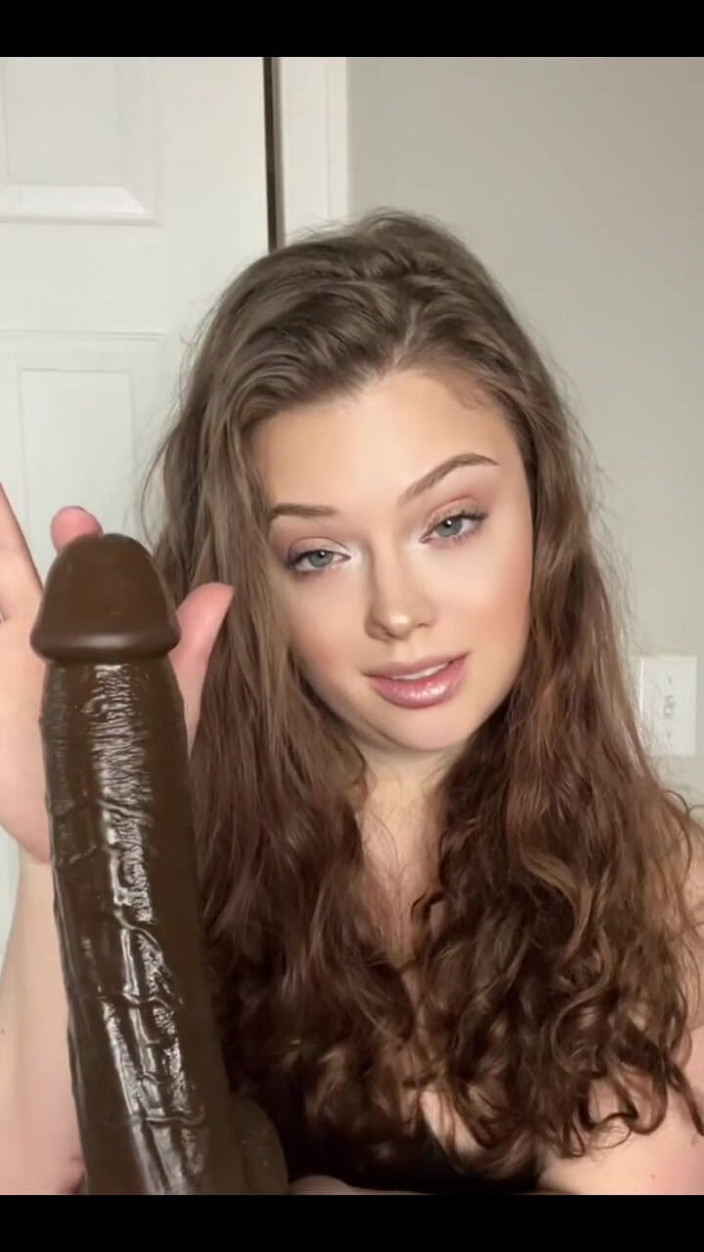 Dirtysecret: Non Nud / sfw piele femdom pov
