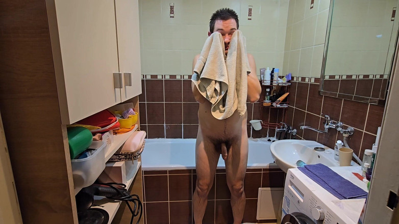 Fap_man93: Thérapie D’eau Chaude - La Douche Privée D’un Mec Poilu Après...