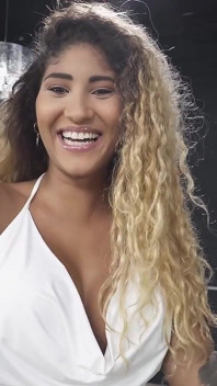 Venus Afrodita rondborstige latina slet in de kont gevuld door een grote zwarte pik - word anaal