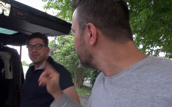 Deutschland Porno X: Mia Hotcore बनाम lilly अपने तरीके से चुदाई करती है