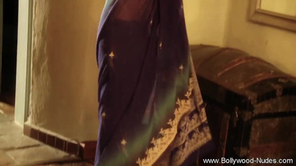 Bollywood Nudes: สาวเซ็กซี่เต้นยั่ว