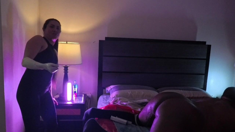 DominaFireOfficial: Dominafire, Fisting Anal Et Esclave Baise Avec Gode Ceinture