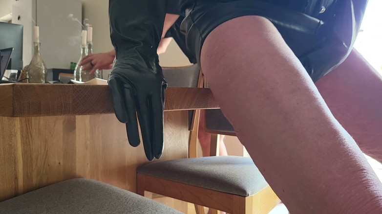 Dirty Milf Tina Fetish: Dirtymilftina Amante Tina usa sua escrava
