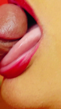 Nerdy Close up Blowjob