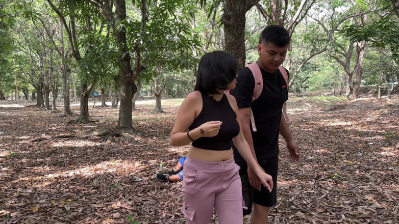 ManuelaAlvarez: Erangan Di Hutan: Saya Melihat Sepasang Pasangan Memberikan Hard Outdoor...