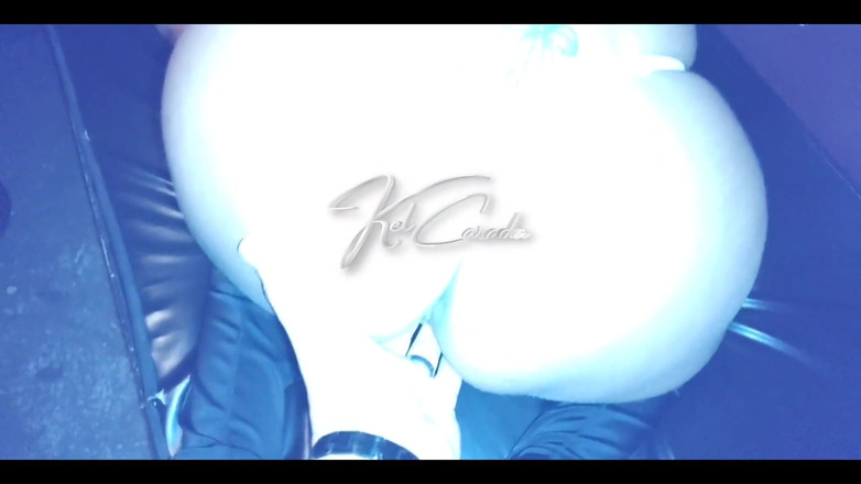 Kel Macettare: Vzal jsem Brunu Carlos, jak se houpá a udělal jsem...