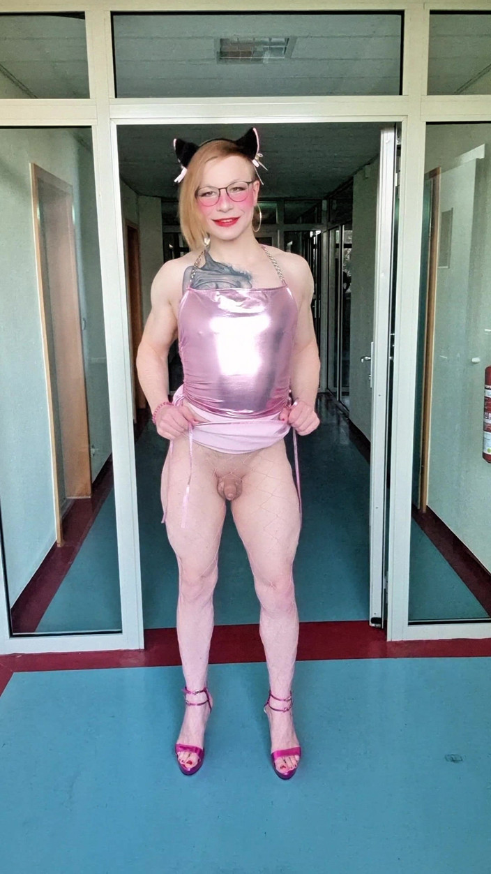 Sissy Adventures: Saya si jalang femboy yang miang dan nakal