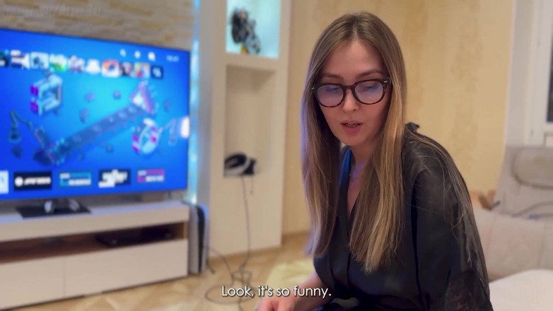 Alina Rai: सौतेला बेटा सौतेली मम्मी को चोदता है जबकि वह वर्चुअल रियलिटी में है