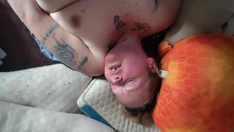 Horny Ginger: Bww moglie anale e gioco con giocattolo