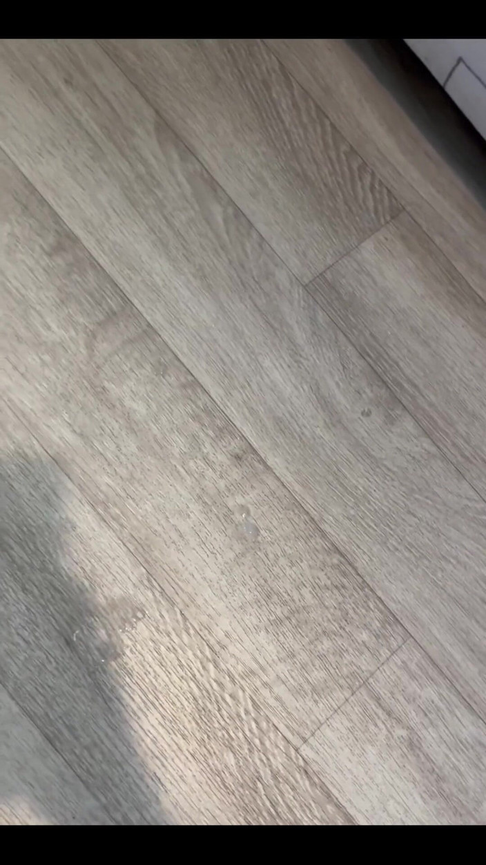 Johnny69227: Il giovane gay arrapato deve uscire!