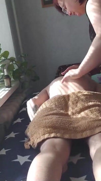 Chiamato una massaggiatrice a casa e le è venuto dentro