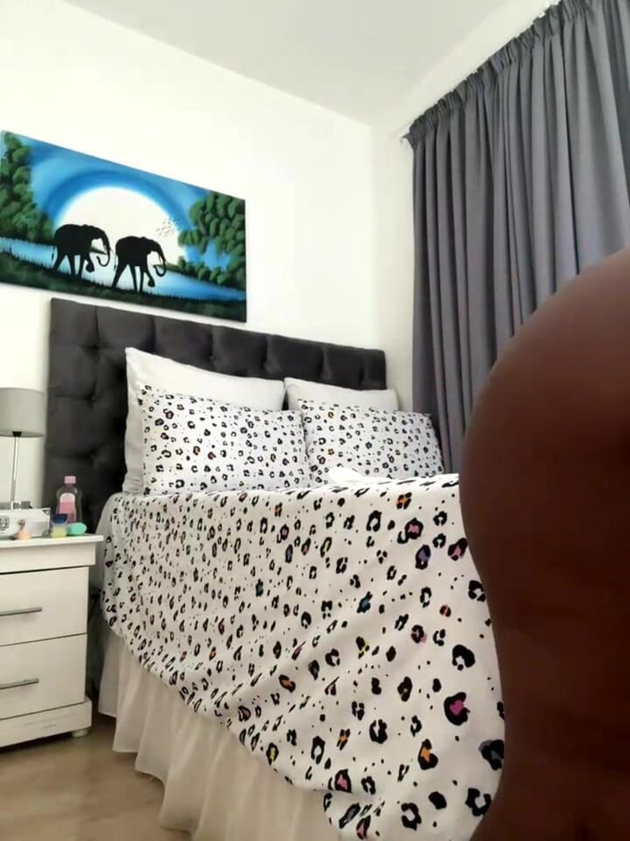 Big black clapping booties: 骑乘我的秃头大屁股，第1051集