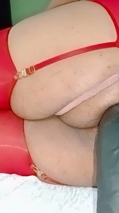 My Huge Dildo Leaves My Ass Wide Open! (Looking for new things)