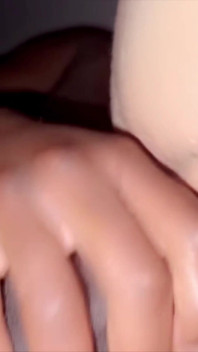 Memek cewek kulit putih digodain dan dientot habis-habisan sama kontol besar pria kulit hitam