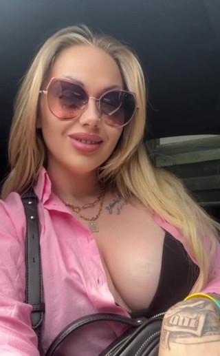 Goddess Misha Goldy: Nikdy jste si nezasloužili nic víc než jistou ztrátu kontroly