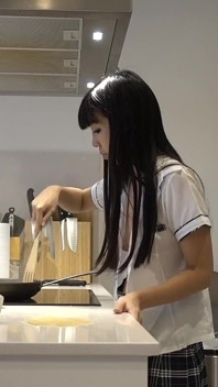 Makan Potpie dengan pancutan mani Bater