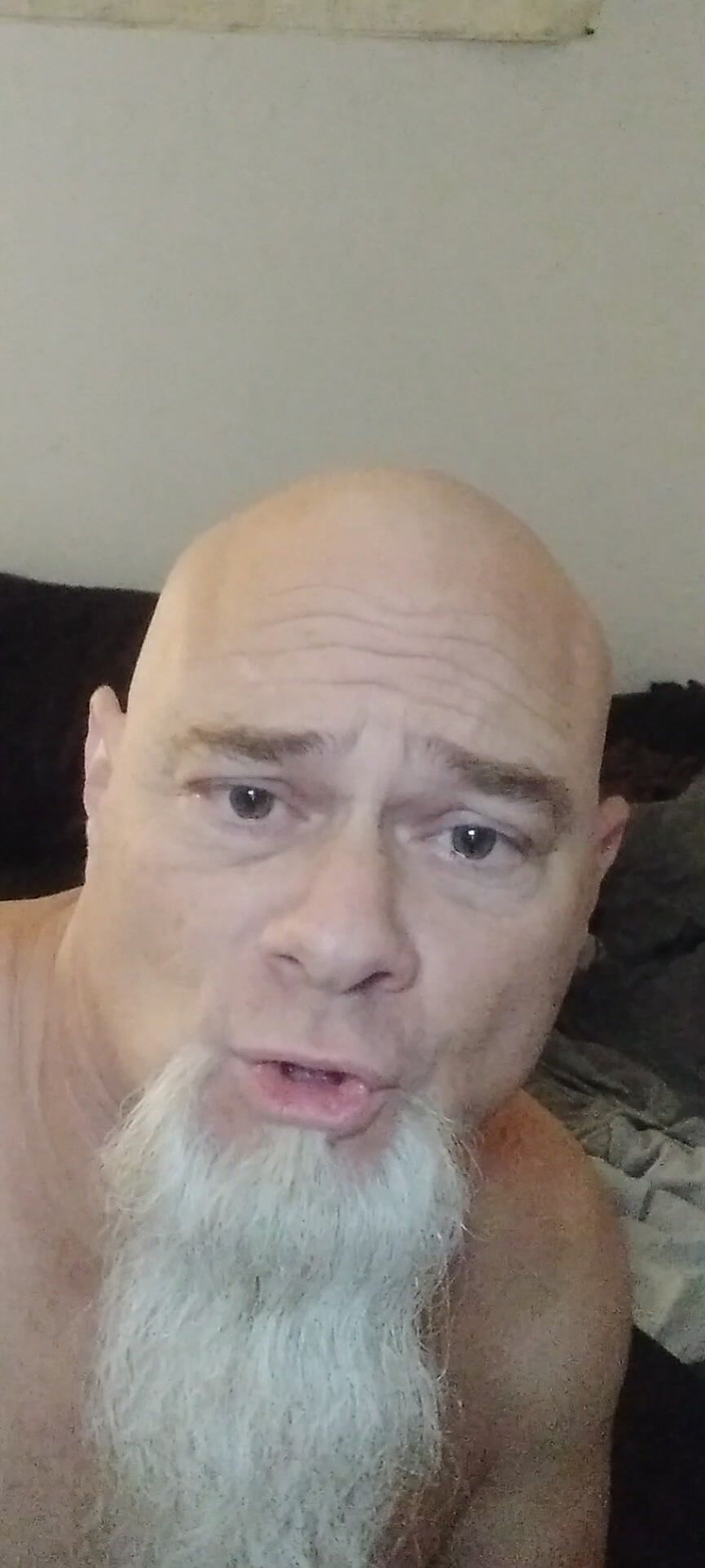 MrLeggs: Просто мати м'яч, босі ноги і весь хрому в дупі скаже вам, що таке те, що самодопомочі самоусвідомлюється, більше не люблю волосся.