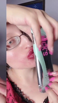 Asmr sweet chocolate eating - asmr, kacamata, raksasa, lipstik, bibir besar, mough, makanan, fetish wajah, kuku panjang