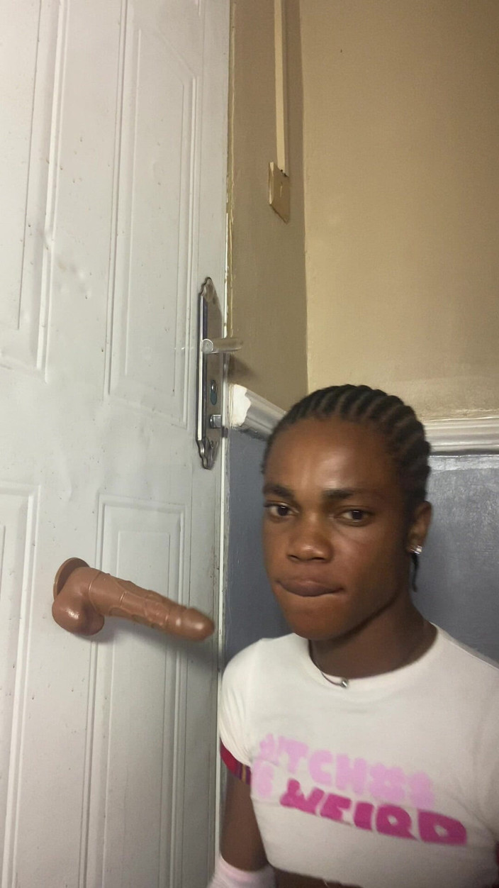 Baddestboyx: 他邀请我过来跳腿舞