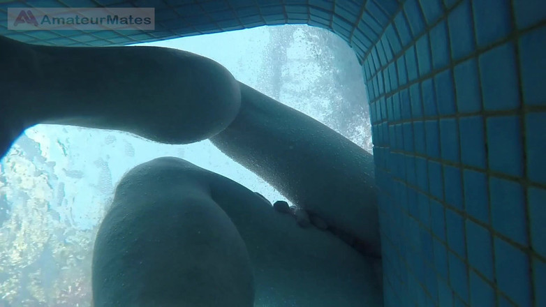 AmateurBoysPissing: Anh chàng tóc đỏ da nhợt nhạt nghiệp dư với cặp...