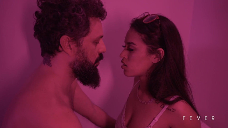 Fever Films: Sex sexy lent cu o fată perfectă