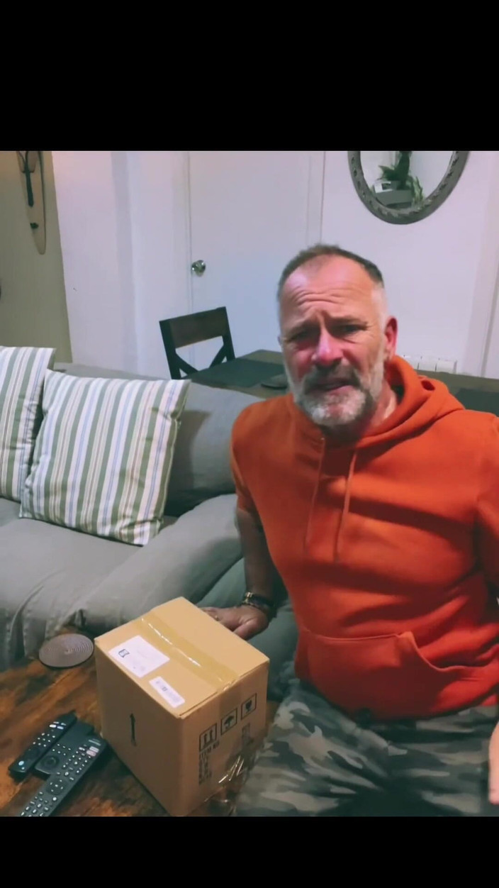 Daddybearvlc: Besok jam 5 sore, video unboxing baruku!!