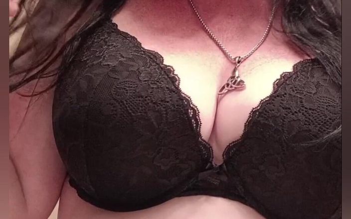 Alura Marie: 自分とのセックス