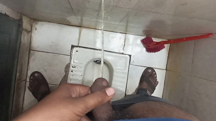 Fucking my wife: भारतीय लड़के की पत्नी का ऑफिस रूम और चूत चाटना